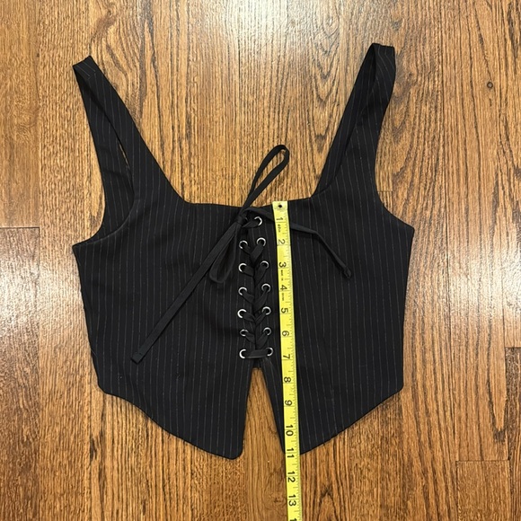 Silence + Noise women’s black on striped lace up crop top size M - Picture 5 of 7